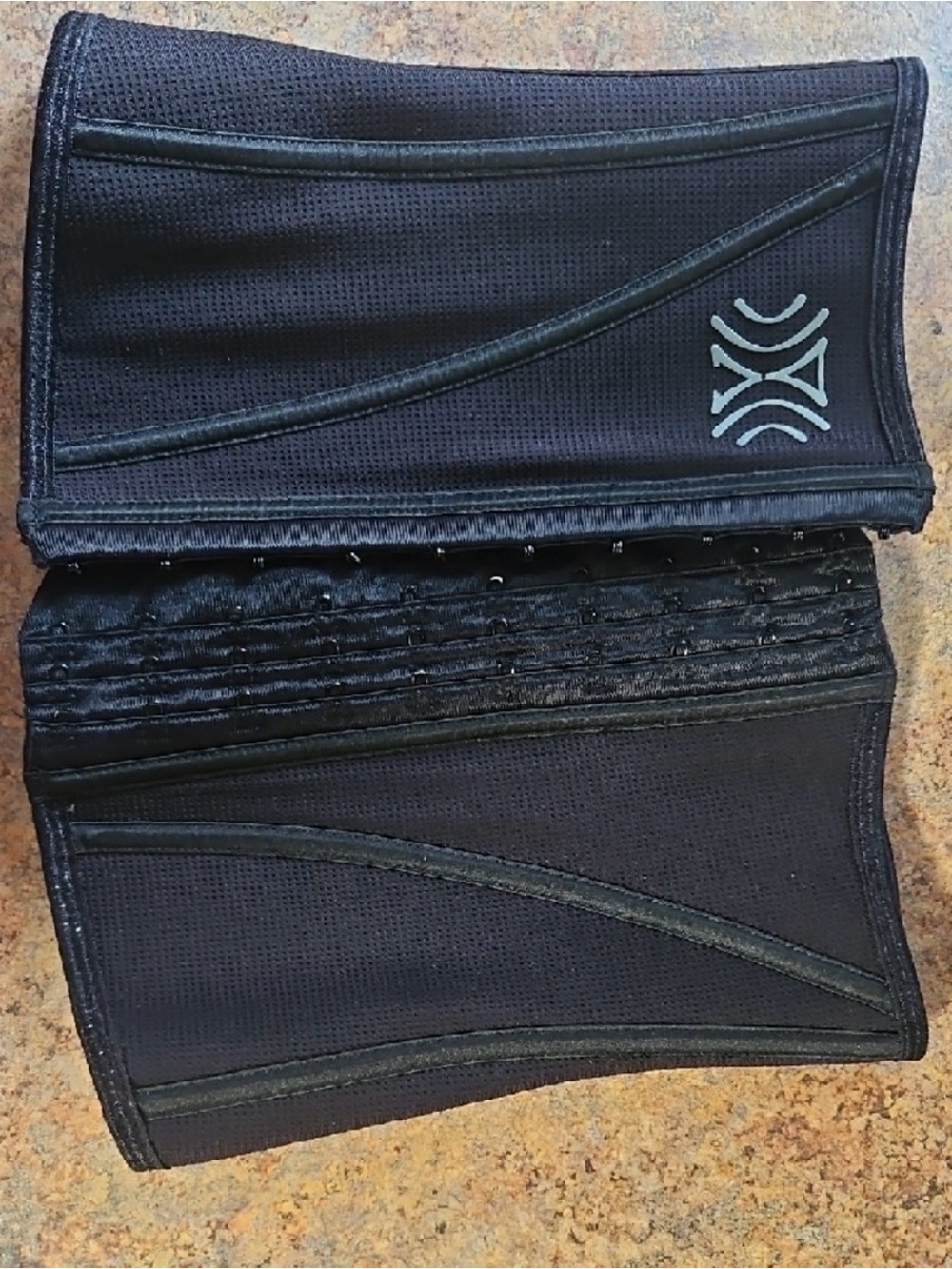 Slimtum Black Womenโs Waist trainer
